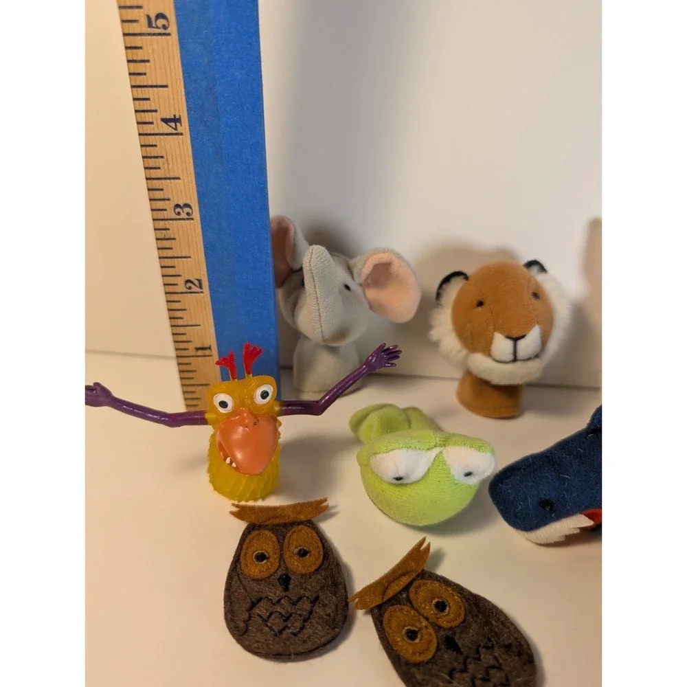 19 Little Finger Puppets Vintage 2.5